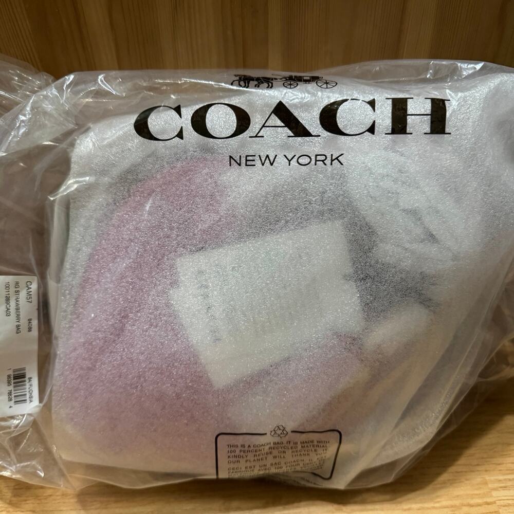 ❤️Coach Strawberry Bag In Regenerative Leather - Picture 8 of 10